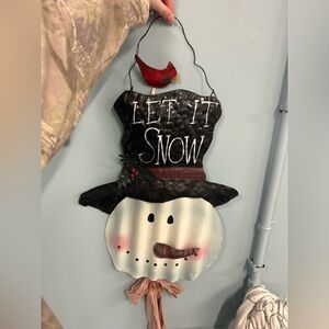 METAL SNOWMAN LET IT SNOW DECOR